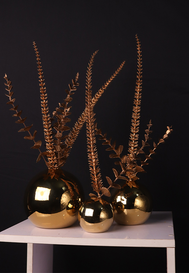 Dome Of Gold Ceramic Trio Vase Set With Flowers - Image 3