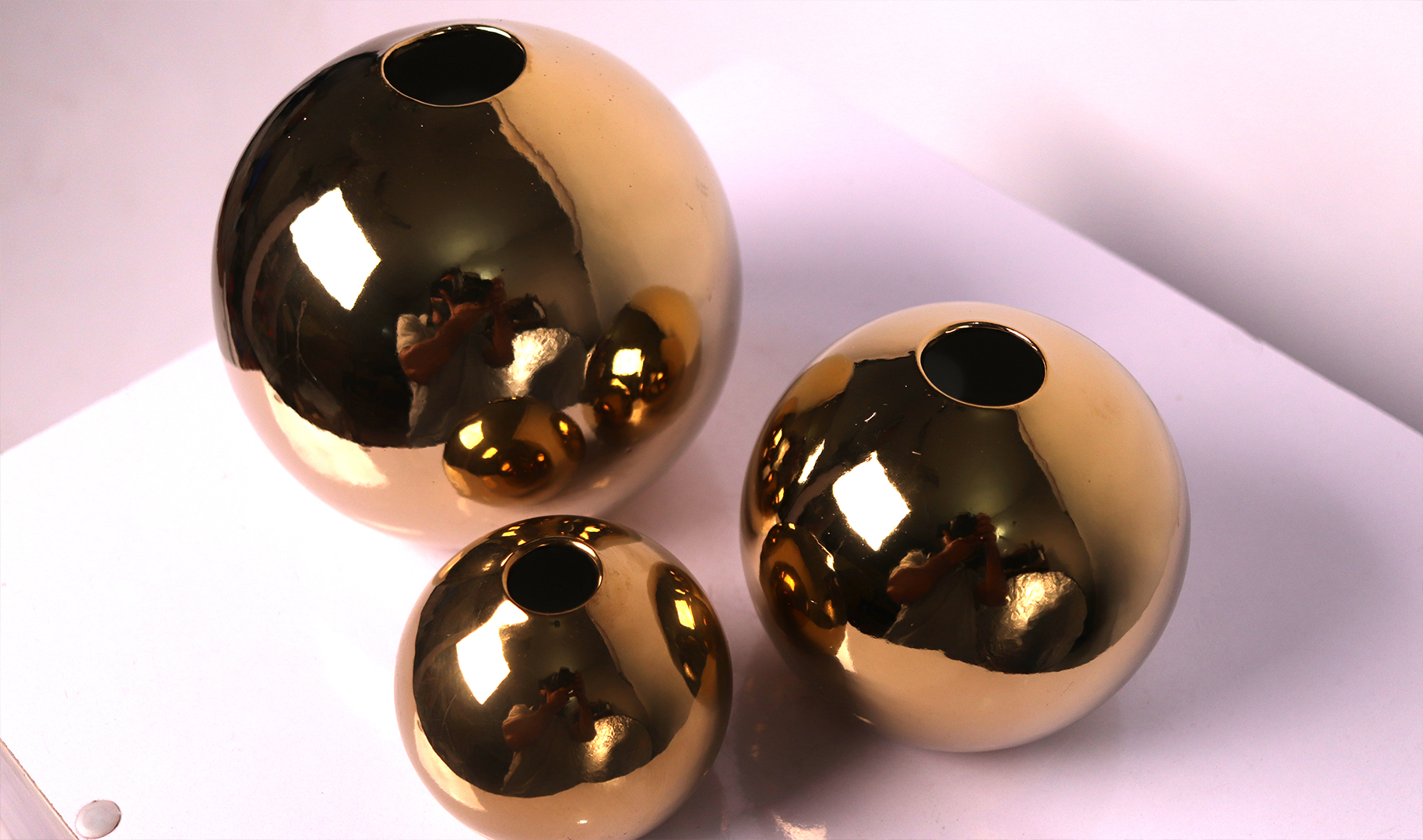 Dome Of Gold Ceramic Trio Vase Set With Flowers - Image 6